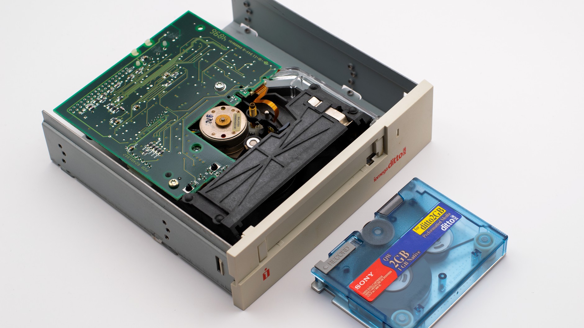 Ces cartes Sega tenaient en 32 kilo-octets : ce qu'il manquait à l'intérieur effaçait la partie à chaque extinction