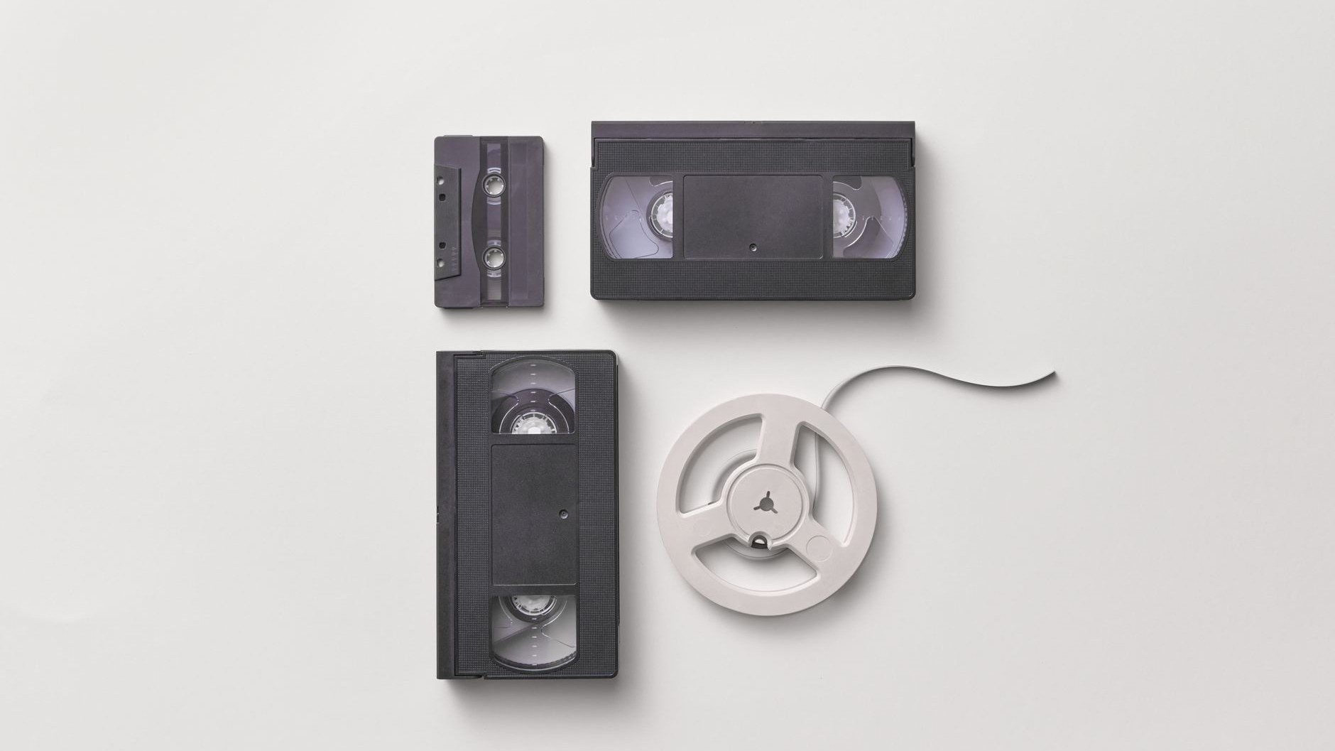 Les Français collaient tous un morceau de scotch au dos de leurs cassettes VHS : la raison oubliée refait surface