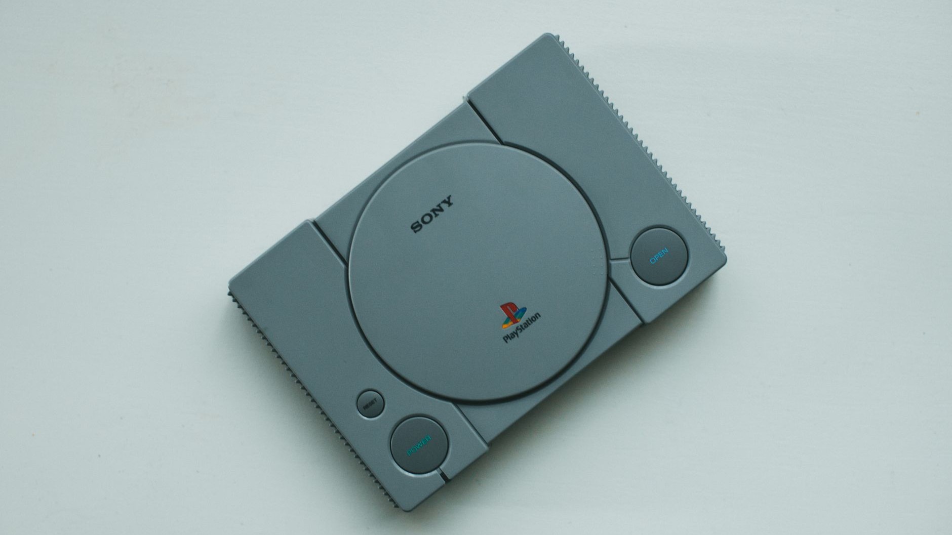 « Le jeu se bloquait toujours au même écran de chargement » : pourquoi les premières PlayStation repartaient une fois reto...